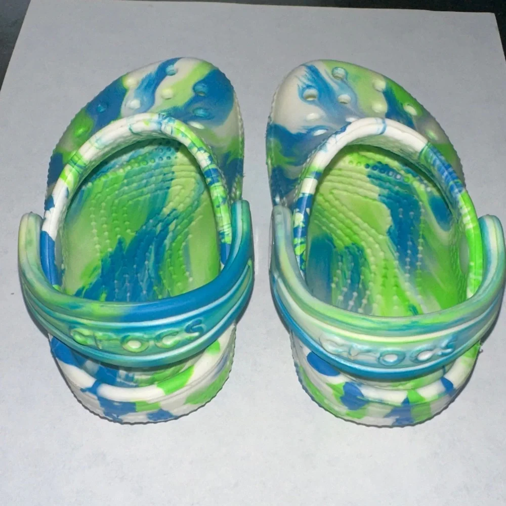 CROCS colorful tie